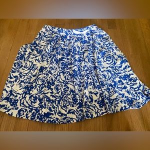 Blue & white floral skirt size Medium